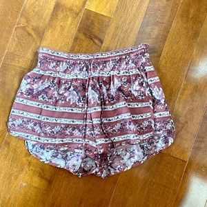 American Eagle flowy shorts